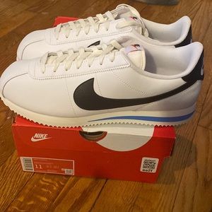 Mens nike Cortez size 11 white black and photo blue